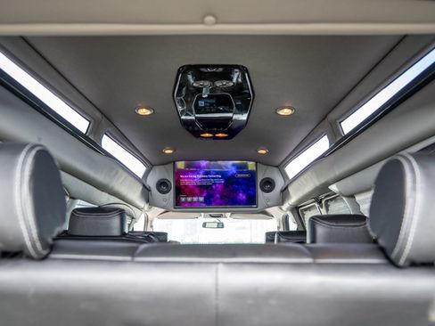 Used 2022 GMC Savana 2500 Extended RWD image 38