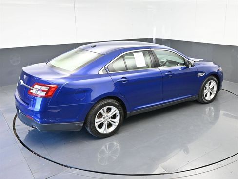 Used 2015 Ford Taurus SE FWD image 25