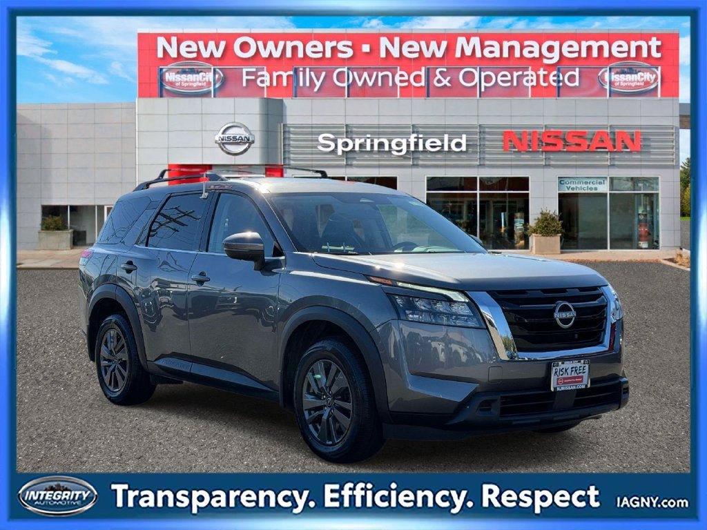 Used 2024 Nissan Pathfinder SV AWD/4WD image 1