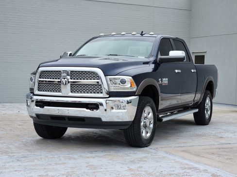 Used 2018 RAM 2500 Laramie AWD/4WD image 3