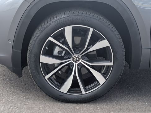 Used 2024 Volkswagen Atlas SEL Premium R-Line AWD/4WD image 15