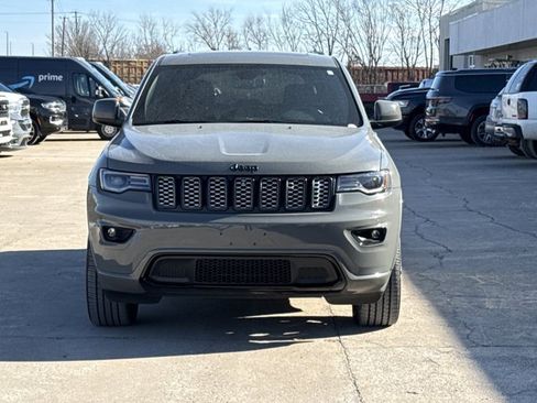 Used 2022 Jeep Grand Cherokee Laredo X image 15