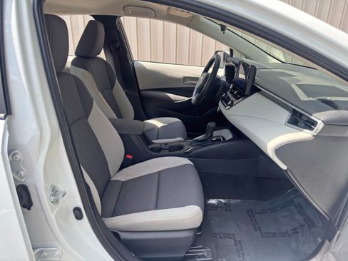 Used 2023 Toyota Corolla LE FWD image 14