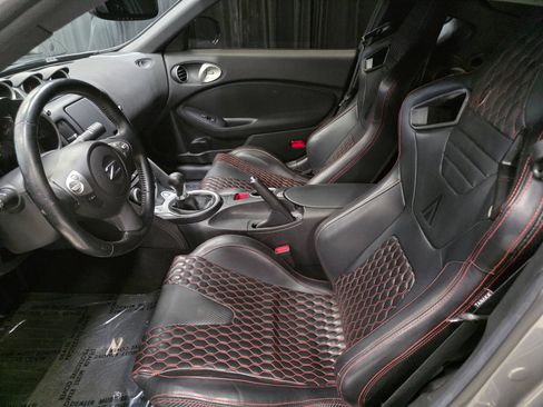 Used 2014 Nissan 370Z Coupe RWD image 17