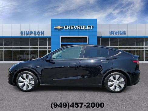 Used 2024 Tesla Model Y Long Range RWD image 5