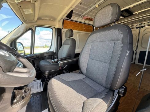Used 2025 RAM ProMaster 2500 w/ Convenience Group image 22