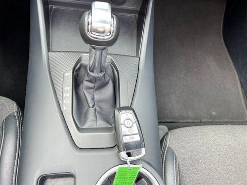 Used 2024 Ford Mustang Convertible image 32