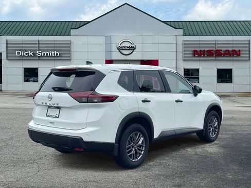 Used 2025 Nissan Rogue S image 6
