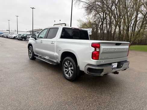 Used 2022 Chevrolet Silverado 1500 LT AWD/4WD image 5