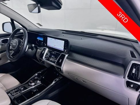 Certified 2023 Kia Sorento SX Prestige w/ Panoramic Sunroof Package AWD/4WD image 33