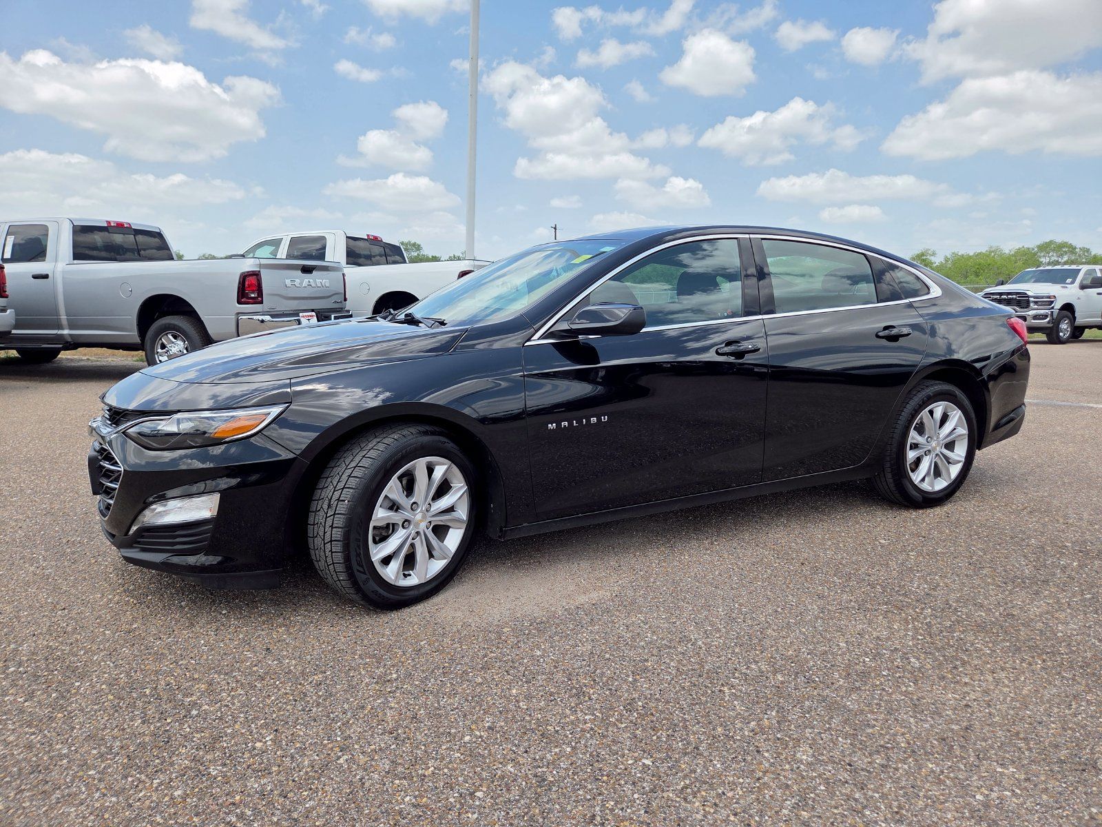 Used 2024 Chevrolet Malibu LT FWD image 3