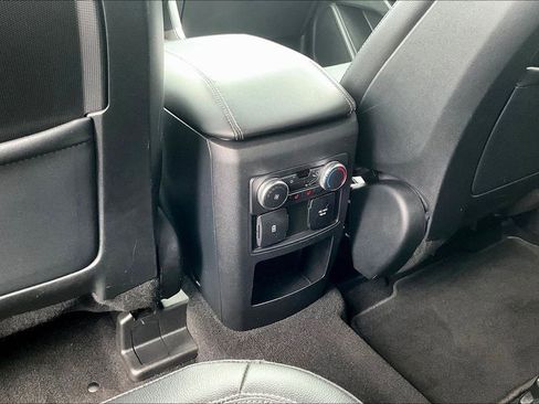 Used 2020 Ford Explorer Limited image 12