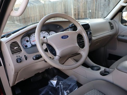Used 2003 Ford Explorer Sport Trac XLS image 15