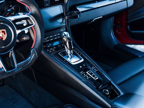Used 2018 Porsche 911 Carrera image 31
