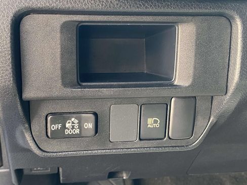 Used 2019 Toyota Tacoma SR5 RWD image 19
