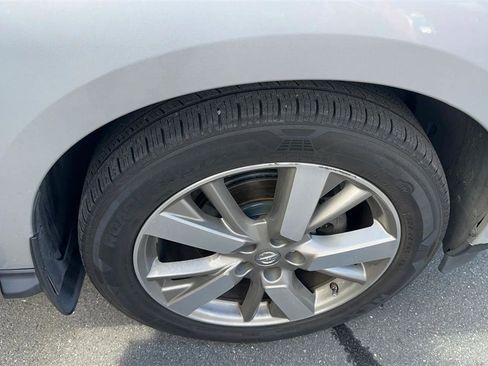 Used 2015 Nissan Pathfinder Platinum FWD image 18