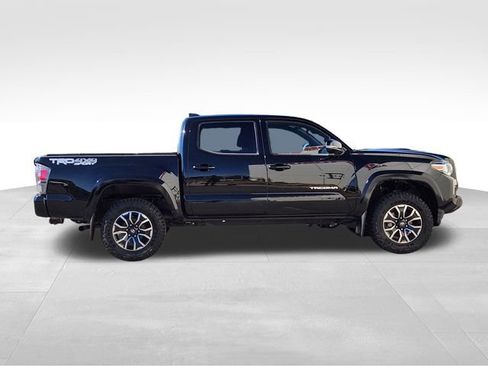 Used 2022 Toyota Tacoma TRD Sport w/ Technology Package AWD/4WD image 11