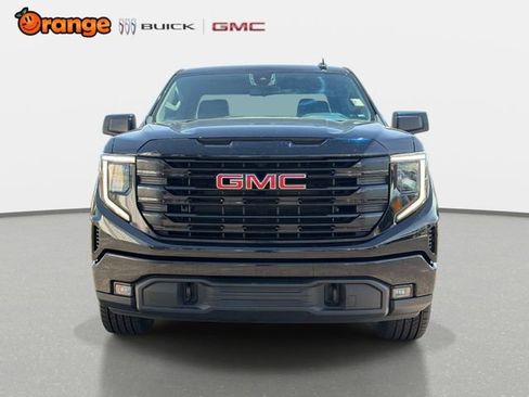Used 2022 GMC Sierra 1500 Elevation w/ X31 Off-Road Package AWD/4WD image 8