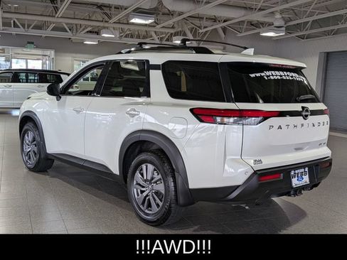 Used 2022 Nissan Pathfinder SV AWD/4WD image 6