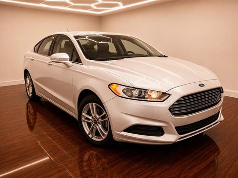 Used 2016 Ford Fusion SE FWD image 10