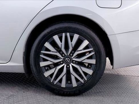 Used 2023 Nissan Altima 2.5 SV FWD image 31