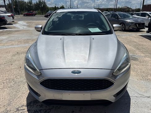 Used 2015 Ford Focus SE FWD image 5