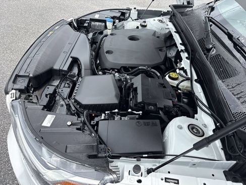 Used 2022 Volvo XC40 T5 R-Design w/ Advanced Package AWD/4WD image 40