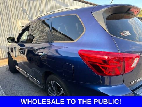 Used 2017 Nissan Pathfinder Platinum w/ Family Entertainment Package AWD/4WD image 9