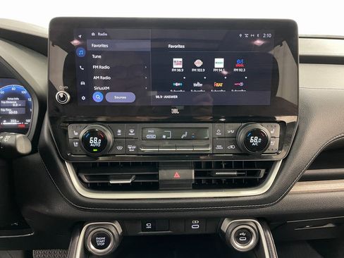 Used 2024 Toyota Grand Highlander XLE image 37