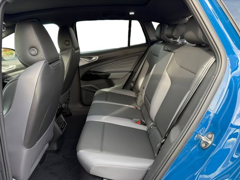 New 2026 Volkswagen ID.4 Pro S image 16