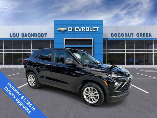 Used 2024 Chevrolet TrailBlazer LS w/ LS Convenience Package FWD image 2