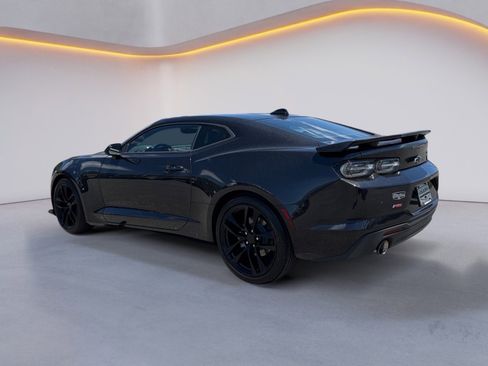 Used 2024 Chevrolet Camaro LT RWD image 5