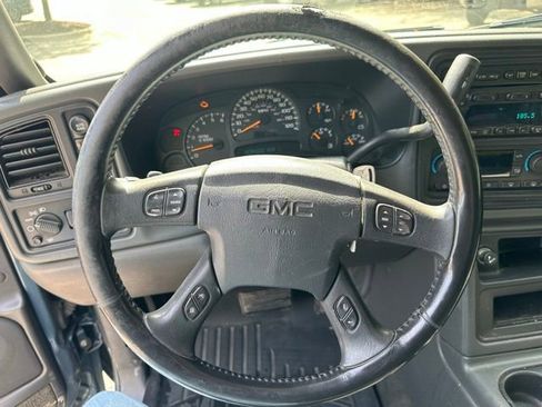Used 2005 GMC Sierra 1500 SLT w/ Light Duty Power Package AWD/4WD image 17