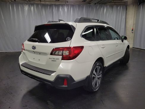 Used 2018 Subaru Outback 3.6R Limited AWD/4WD image 9