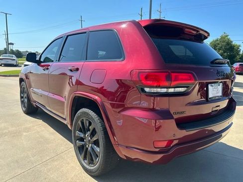 Used 2022 Jeep Grand Cherokee Laredo X RWD image 6