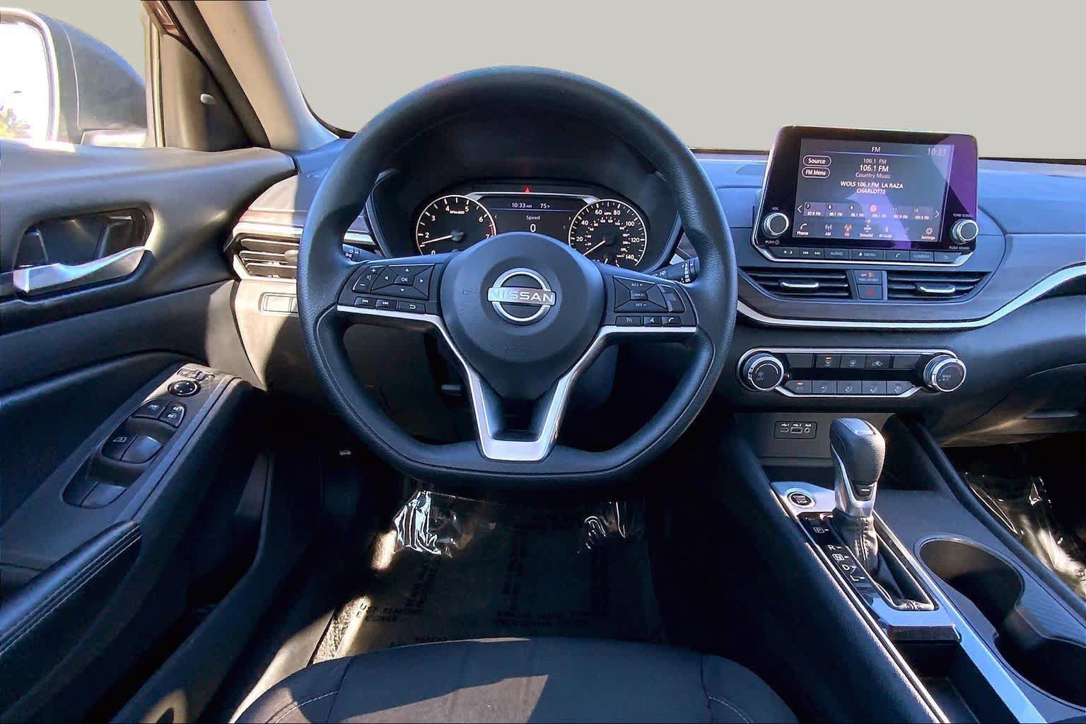 Used 2025 Nissan Altima 2.5 SV FWD image 6