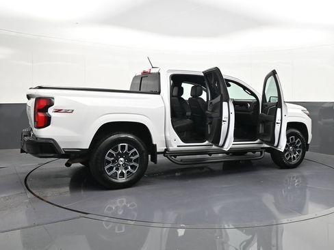 Used 2023 Chevrolet Colorado Z71 w/ Z71 Convenience Package 2 AWD/4WD image 38