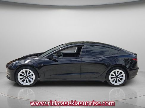 Used 2023 Tesla Model 3 Standard Range image 3