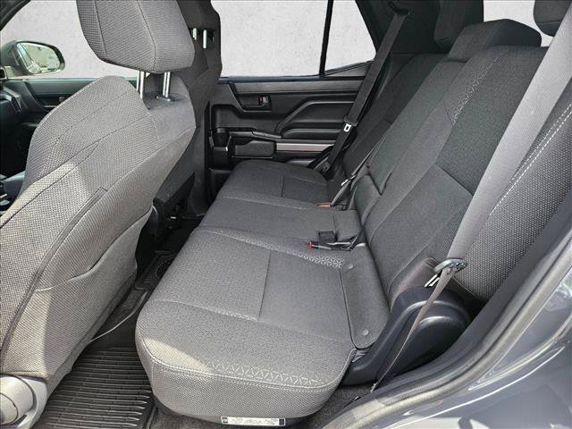 Used 2025 Toyota 4Runner SR5 AWD/4WD image 18