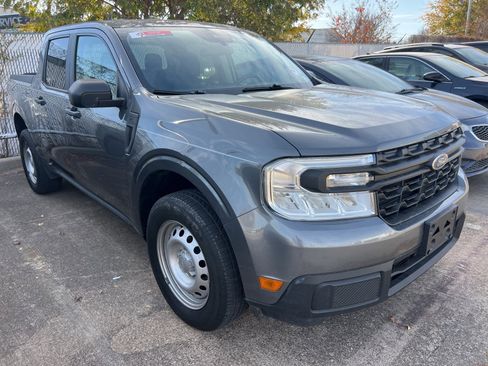 Used 2022 Ford Maverick XL image 3