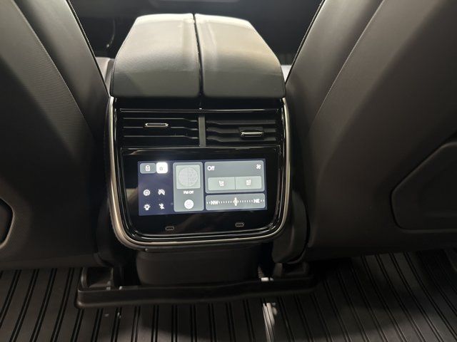 Used 2026 Rivian R1T Adventure Dual AWD/4WD image 28