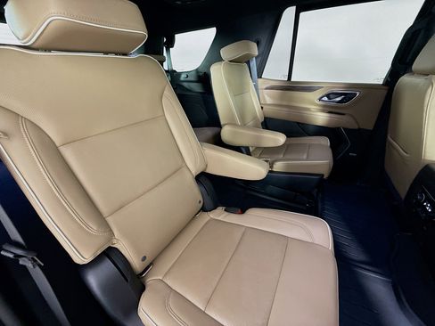 Used 2021 Chevrolet Tahoe Premier w/ Premium Package image 37