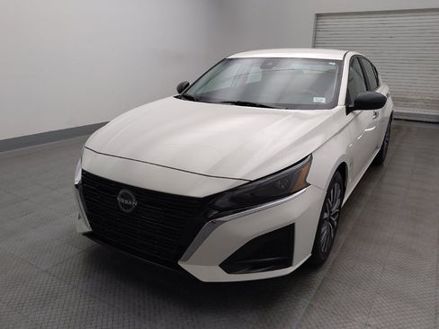 Used 2025 Nissan Altima 2.5 SV FWD image 15