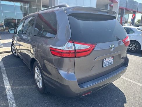 Used 2016 Toyota Sienna LE FWD image 5