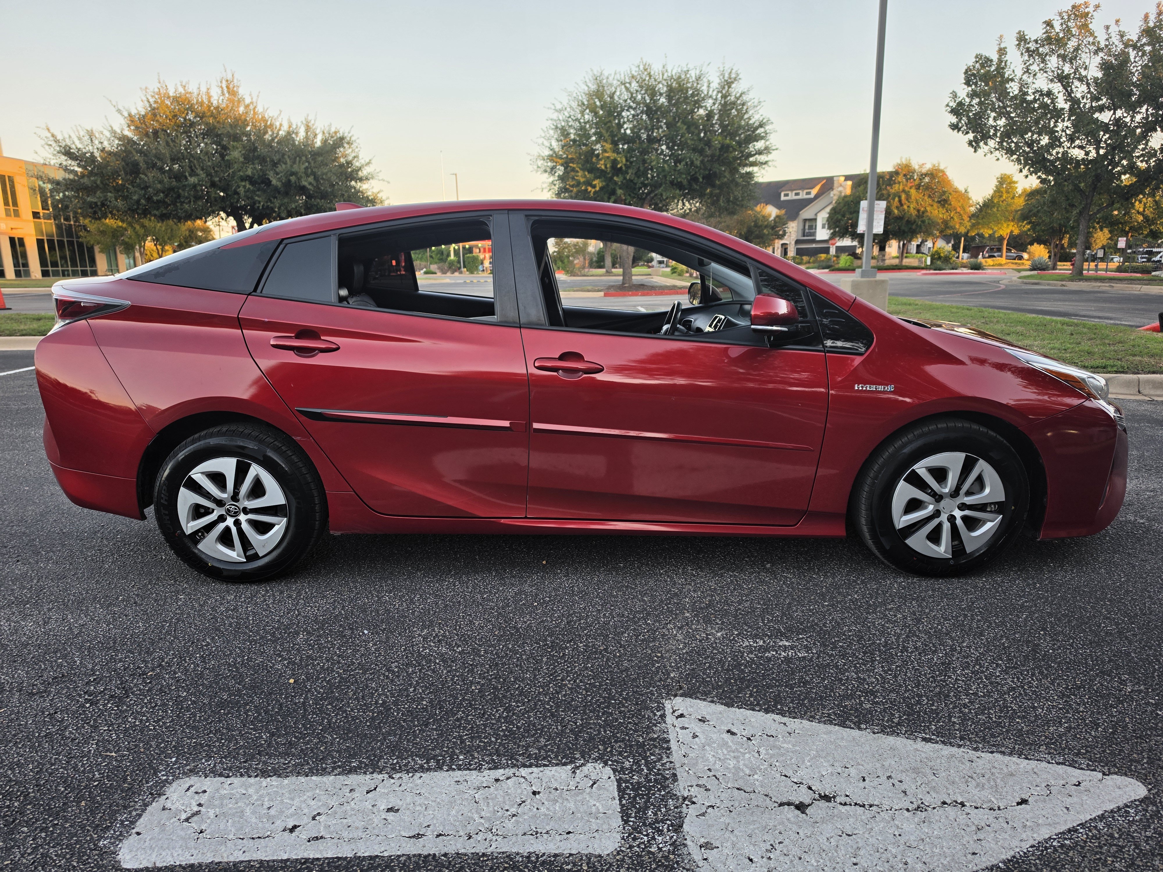 Used 2016 Toyota Prius Four FWD image 8