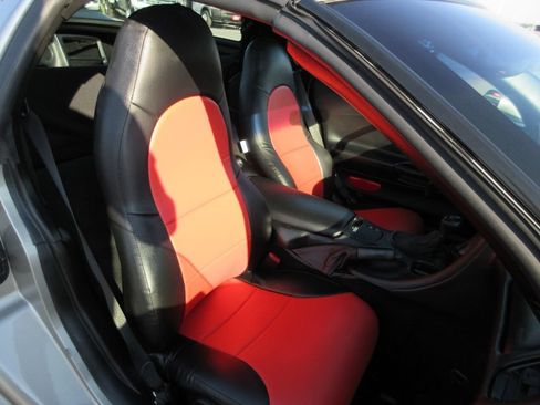 Used 2002 Chevrolet Corvette Coupe w/ Preferred Equipment Group2 RWD image 17