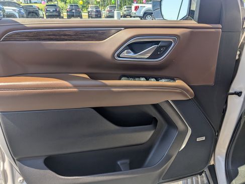 Used 2021 Chevrolet Tahoe High Country image 11