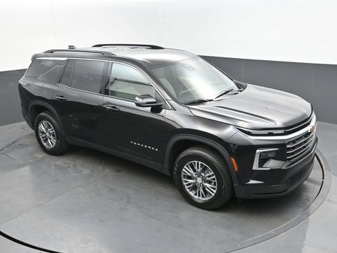 Certified 2025 Chevrolet Traverse LT image 32