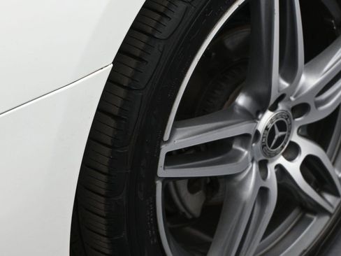 Used 2018 Mercedes-Benz E 300 4MATIC image 14