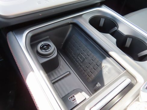 New 2025 Ford Expedition Active image 16